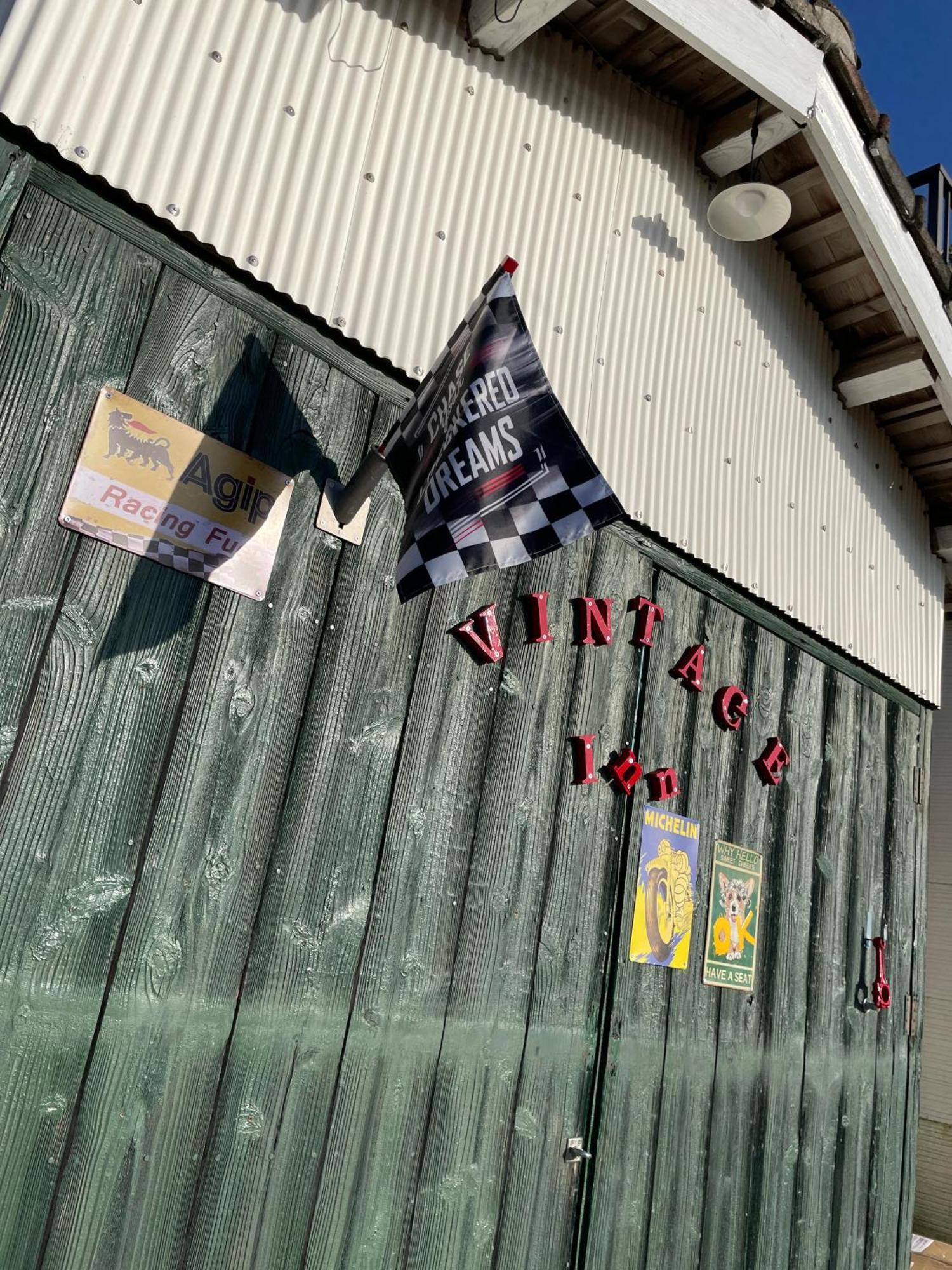 ライダーズハウス薩摩ヴィンテージインビーチフロント Minamiosumi Bagian luar foto
